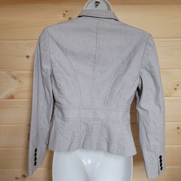 Ann Taylor Loft Petite Cream Blazer, size 2p - Picture 2 of 4